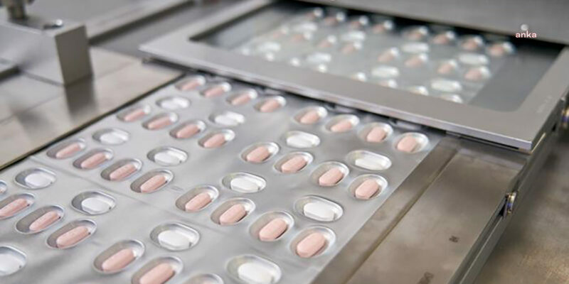 KLİMİK, FDA'NIN, COVİD-19 İÇİN GELİŞTİRİLEN ORAL ANTİVİRAL İLAÇ PAXLOVİD İÇİN ACİL KULLANIM İZNİ VERDİĞİNİ DUYURDU