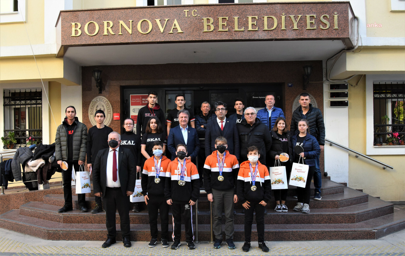 GENÇ SPORCULARDAN BORNOVA BELEDİYE BAŞKANI İDUĞ’A  ZİYARET