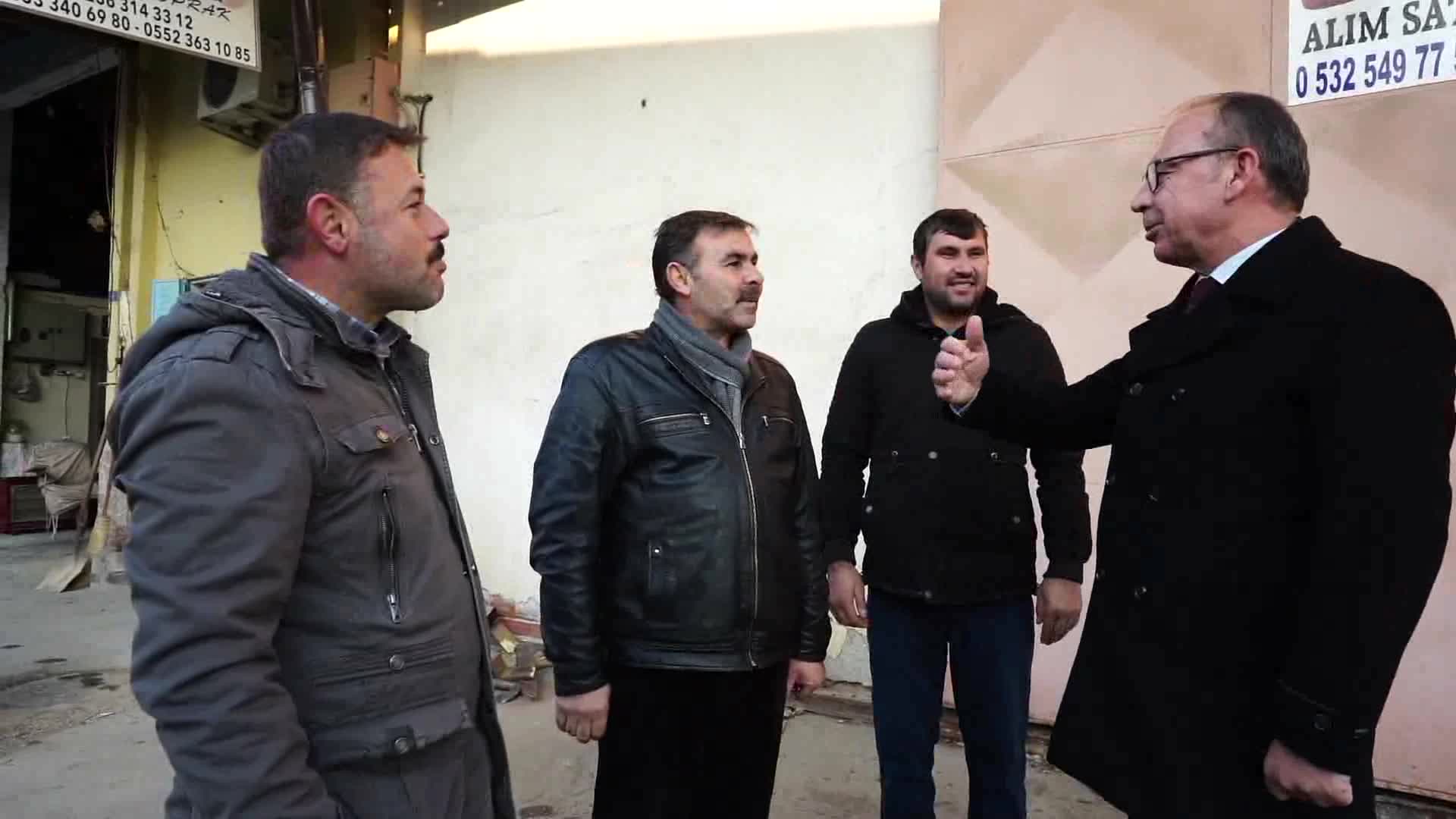TURGUTLU BELEDİYESİ, GIDA ÇARŞISI’NIN 30 YILLIK YOL SORUNUNU ÇÖZÜYOR