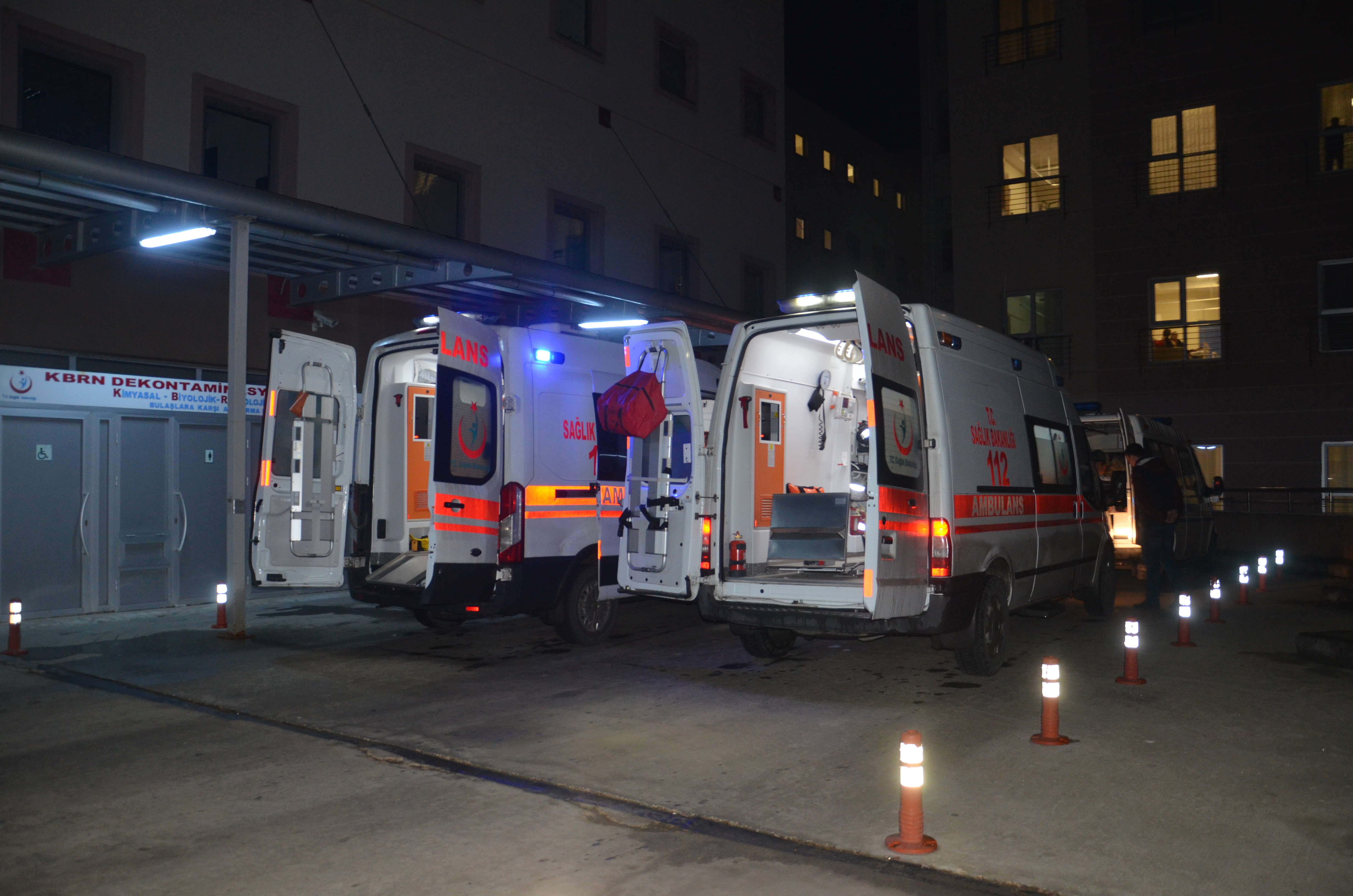 TEKSTİL FABRİKASINDA OZON GAZI SIZDI, 3 SAĞLIK GÖREVLİSİ 12 İŞÇİ HASTANELİK OLDU