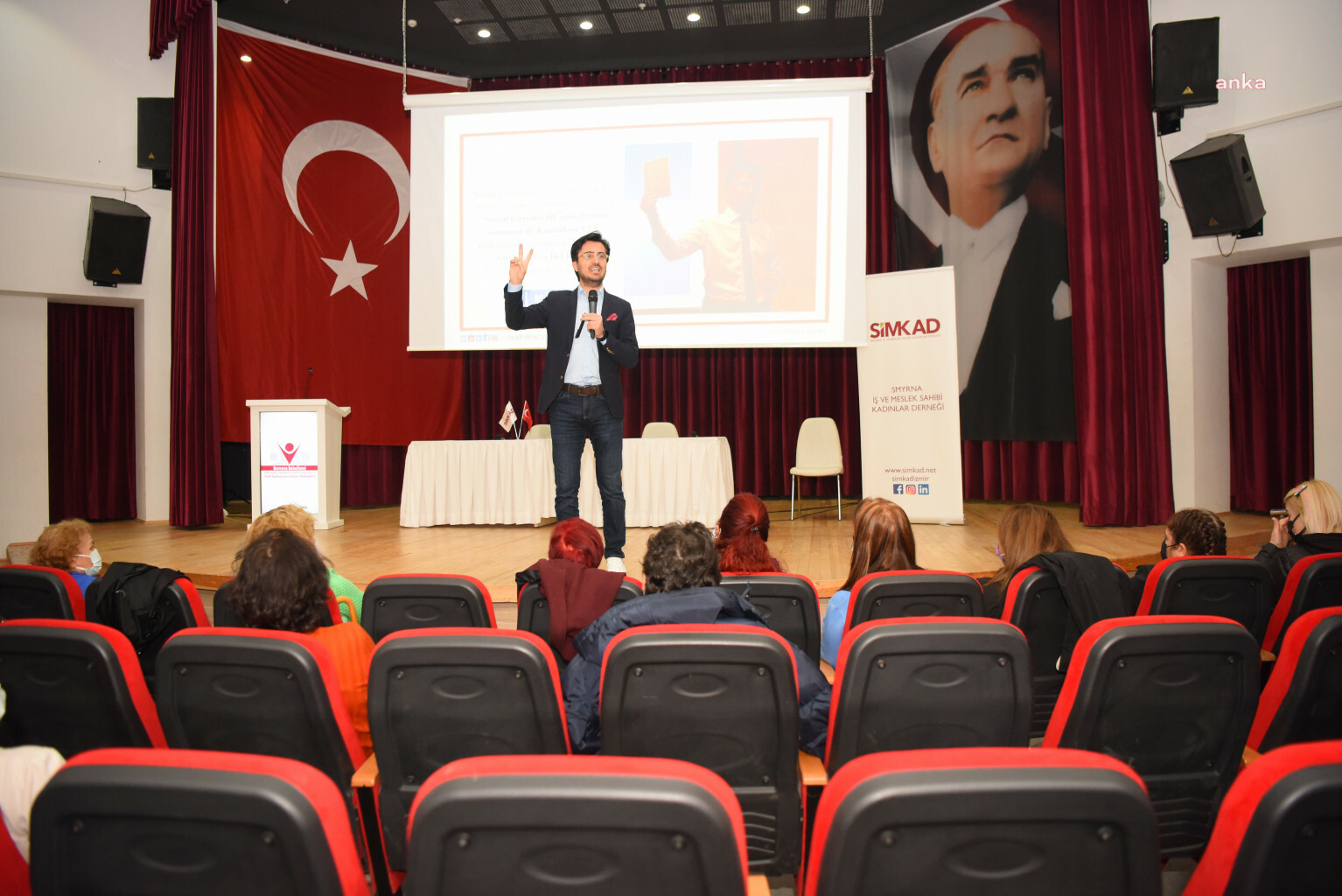 BORNOVA'DA “SOSYAL GİRİŞİMCİLİK” EĞİTİMİ