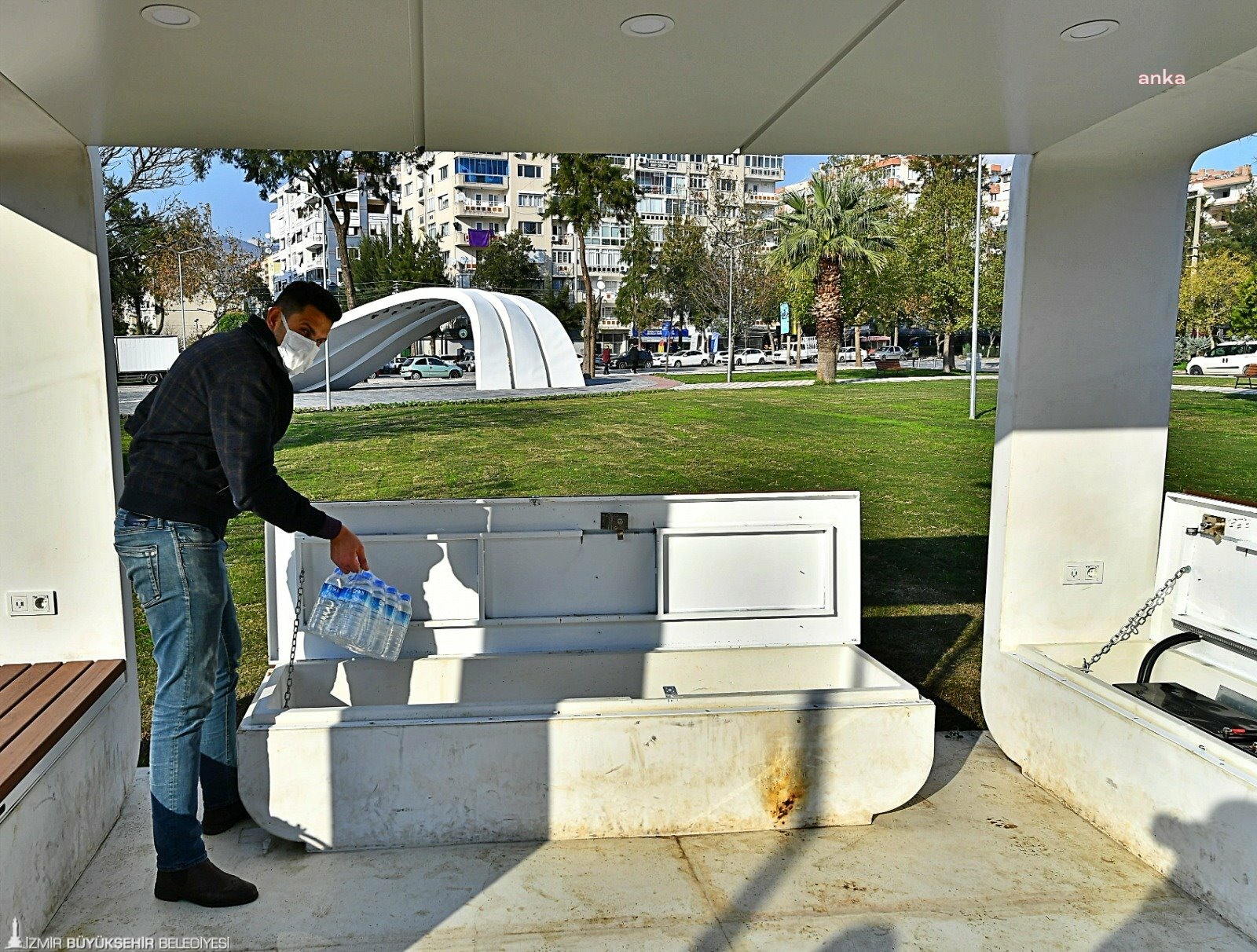 İZMİR'DEKİ PARKLAR 'DEPREM TOPLANMA ALANI' OLUYOR