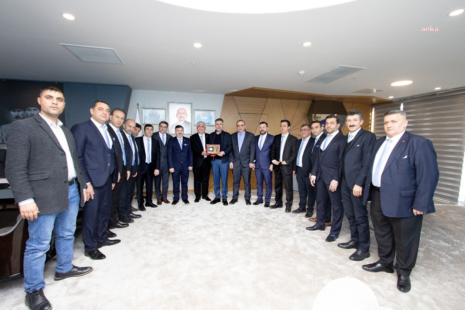 BAYRAKLI BELEDİYESİ ESNAFA YARDIMLARINI SÜRDÜRÜYOR