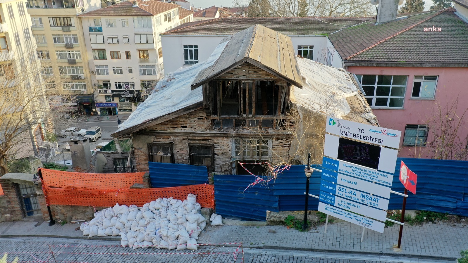 İZMİT BELEDİYESİ, FERDANE HANIM KONAĞI’NI RESTORE EDİYOR