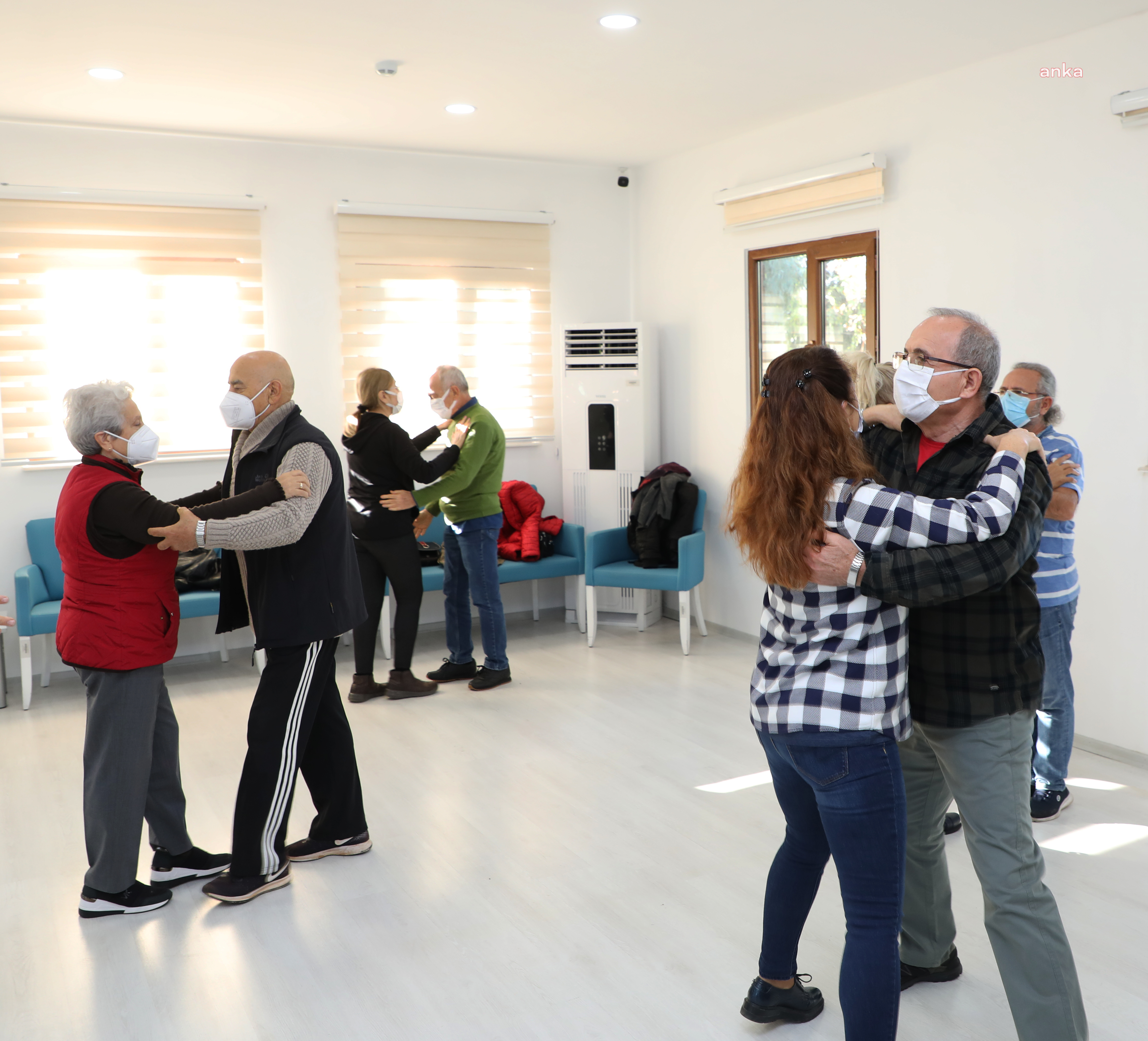 AKTİF YAŞLI MERKEZİ’NİN YAŞLI BİREYLERİ DANS PİSTİNE ÇIKTI