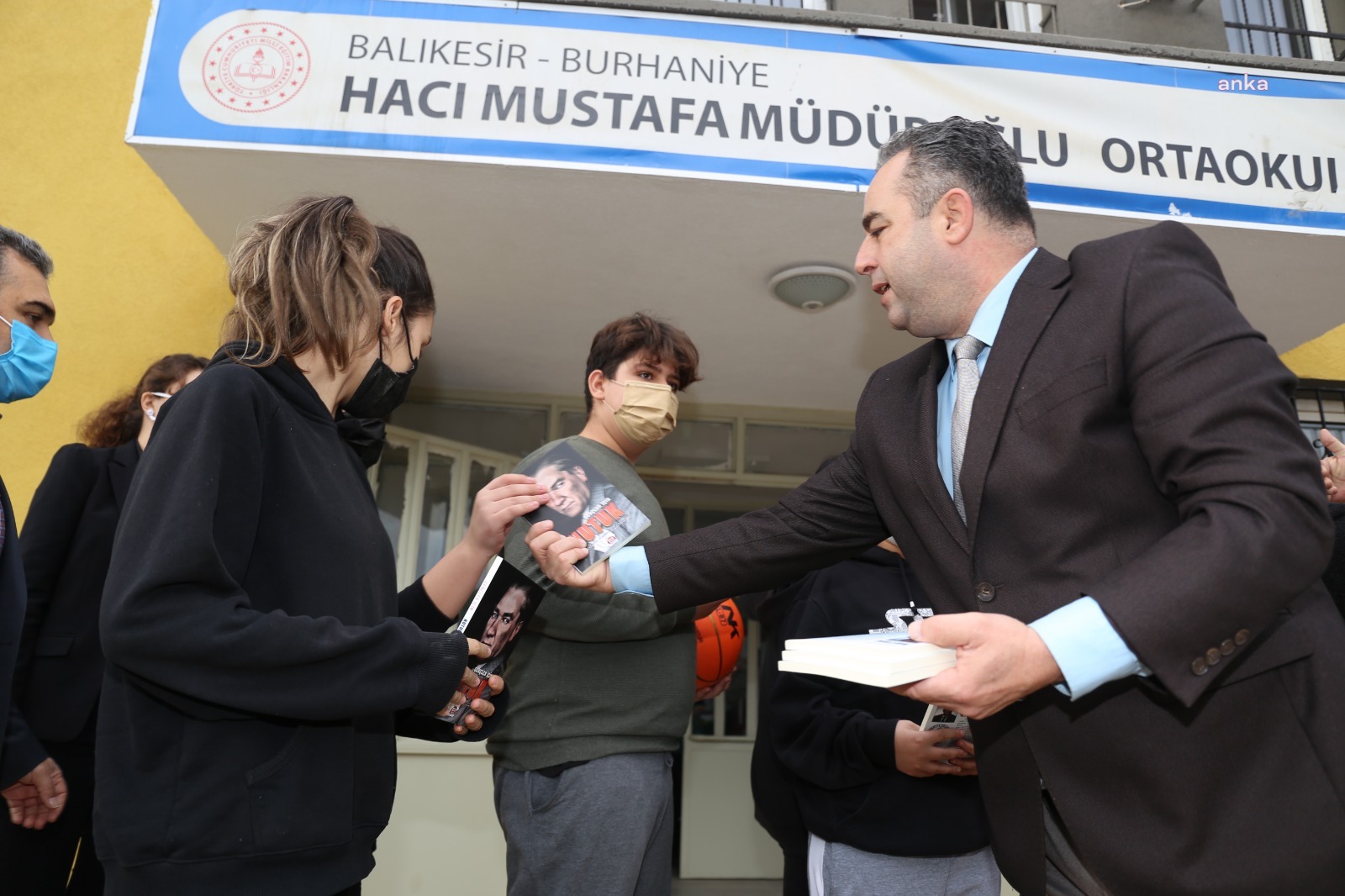 BURHANİYE'NİN ÇEVREYE DUYARLI ÖĞRENCİLERİNE ÖDÜL