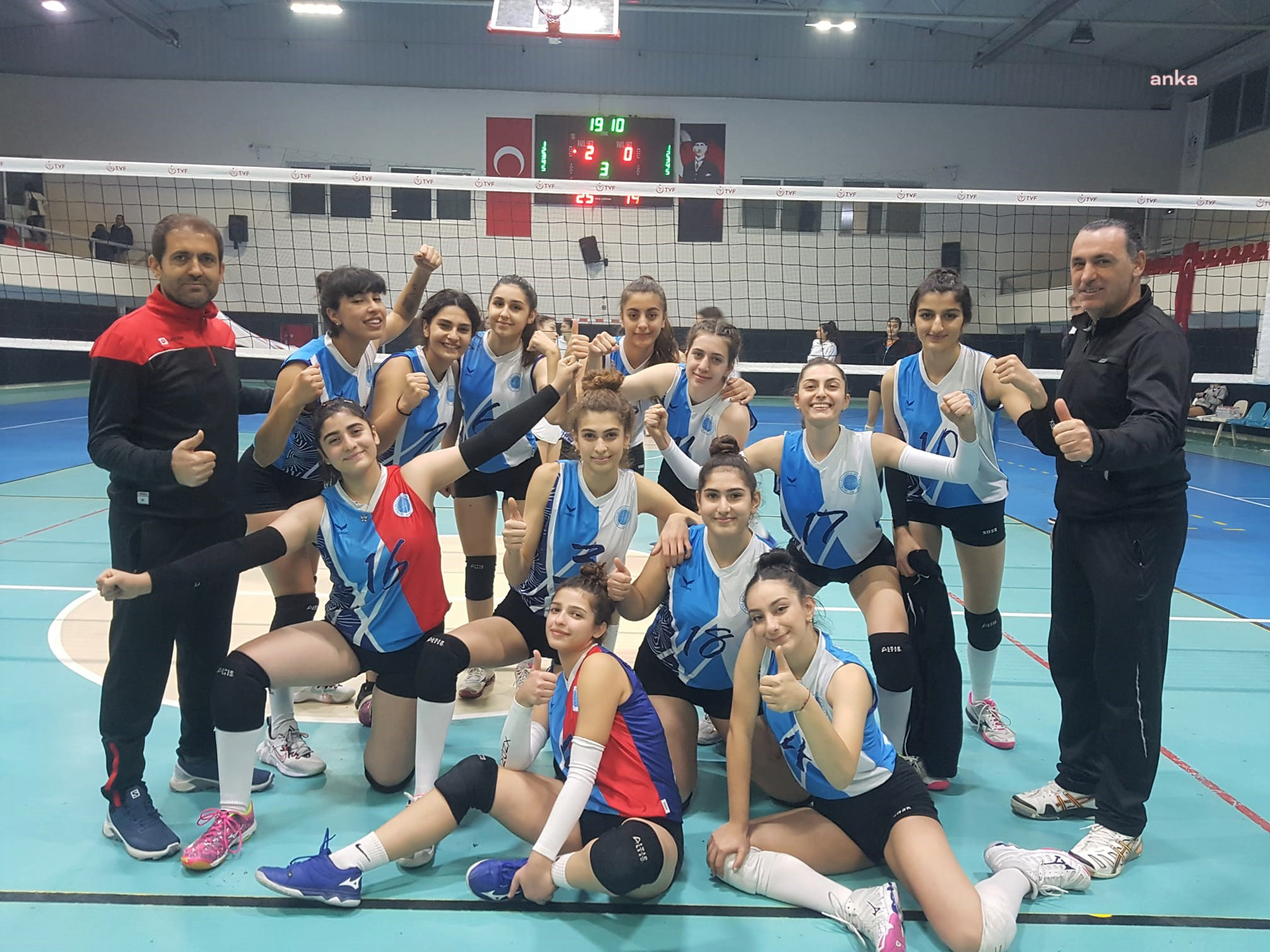 SEYHAN VOLEYBOLDA ŞAMPİYON OLDU