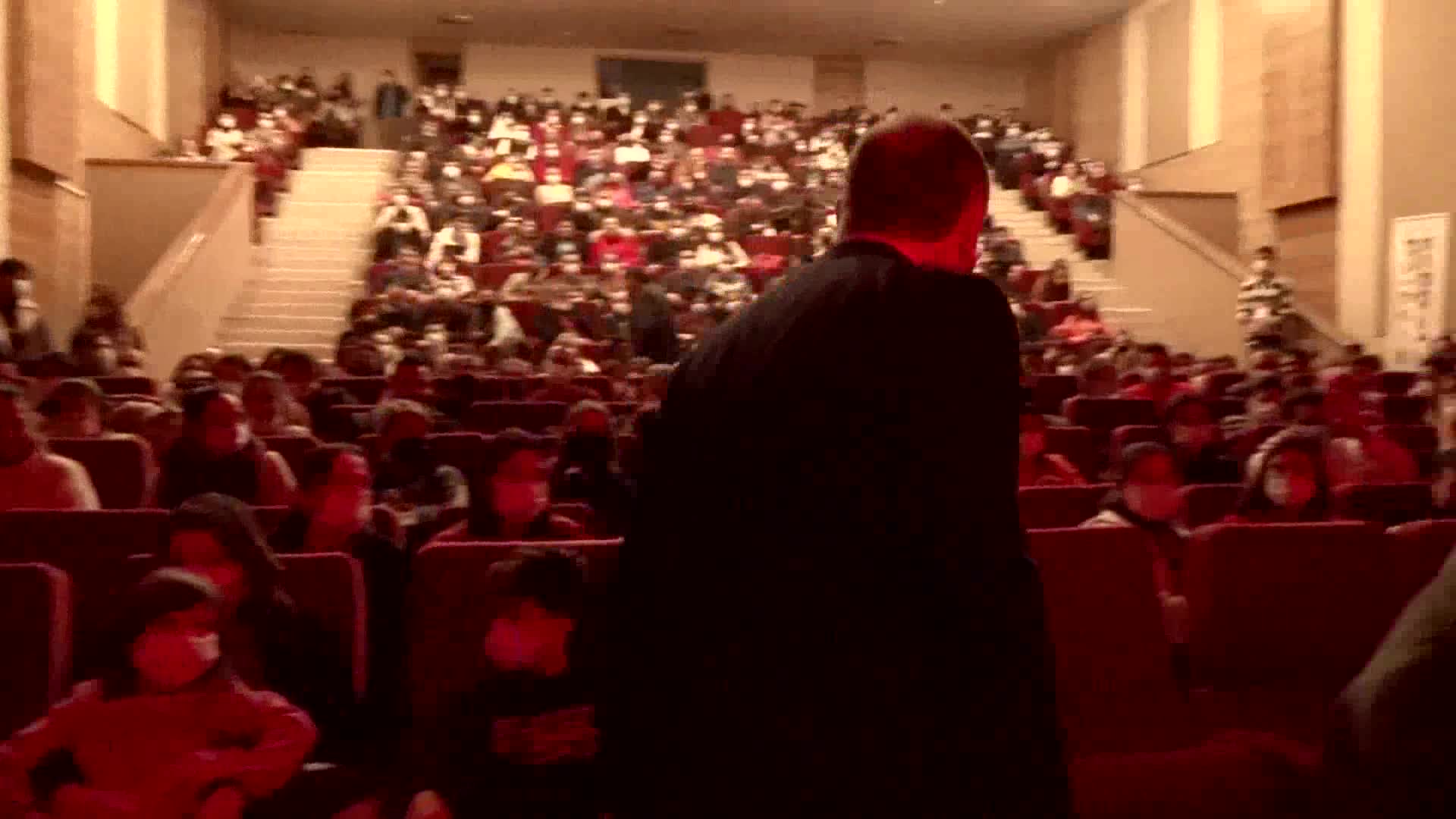 "BİR BABA HAMLET" HATAYLI SANATSEVERLER İLE BULUŞTU