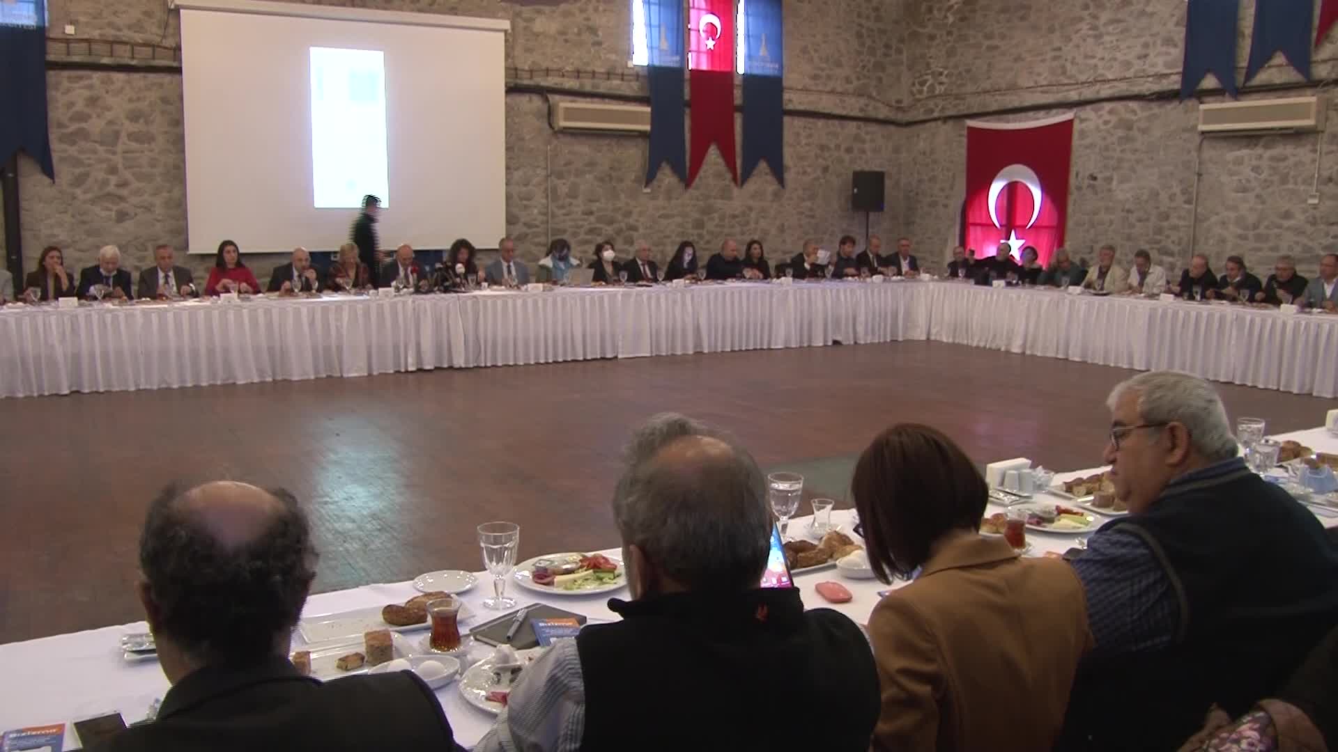 SOYER: İZMİR'DE KENTSEL DÖNÜŞÜM ÇALIŞMALARI 2022'YE DAMGASINI VURACAK