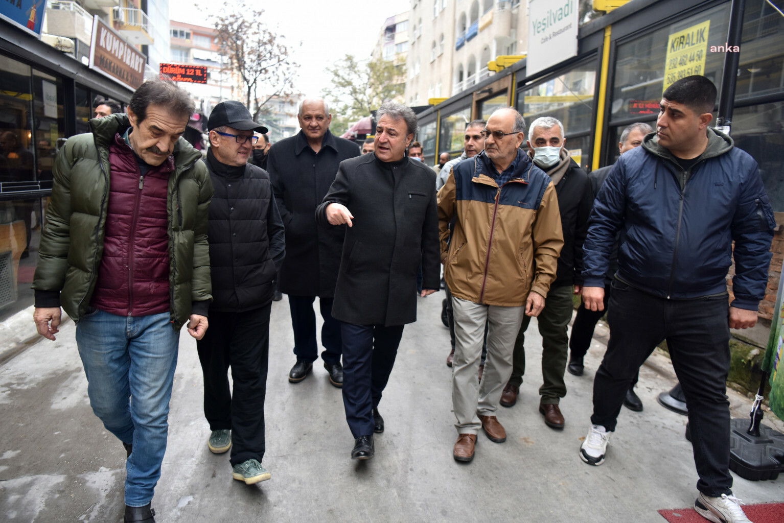 BORNOVA’NIN İKİ SEMBOL ALANINDA SOKAK İYİLEŞTİRME ÇALIŞMASI BAŞLIYOR