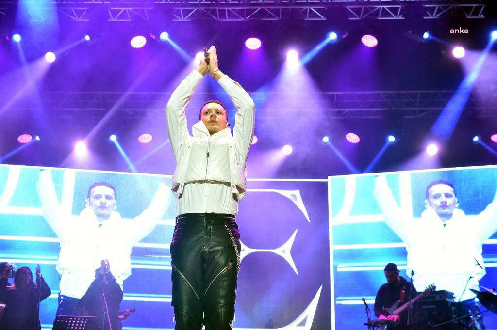 BEŞİKTAŞ’TA YENİ YIL COŞKUSU EDİS VE OZAN DOĞULU İLE ZİRVE YAPTI