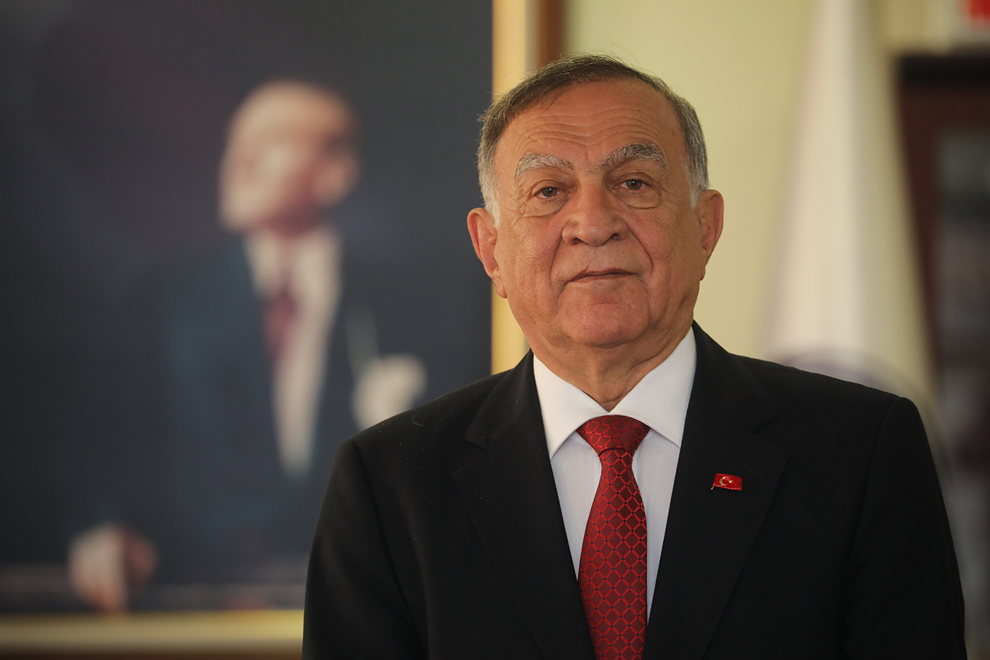 SEYHAN BELEDİYE BAŞKANI AKAY, ÇERKES GÖÇÜNDE ÖLENLERİ ANDI