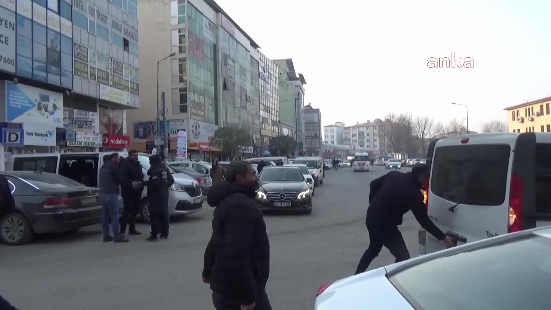 IĞDIR’A ALIŞVERİŞ İÇİN BİR AYDA 65 BİN AZERBAYCANLI TURİST GELDİ