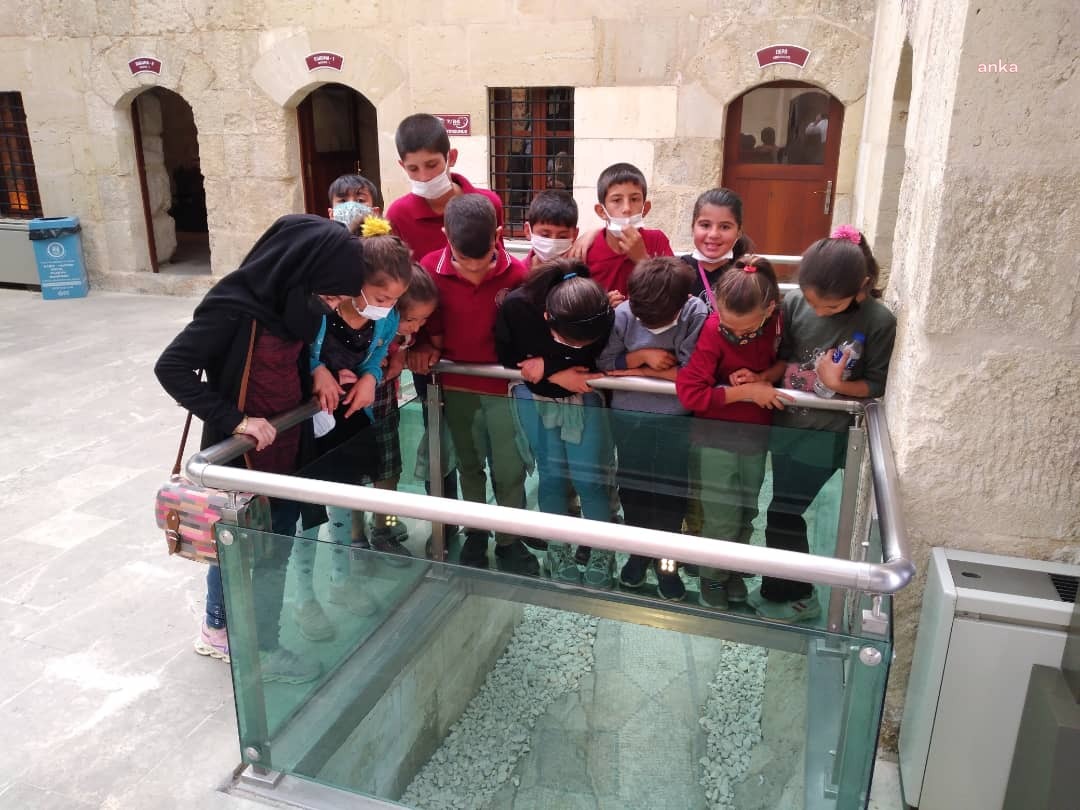 TARSUS KÜLTÜR EVİ’Nİ 1 YILDA 71 FARKLI ÜLKEDEN 48 BİN KİŞİ ZİYARET ETTİ