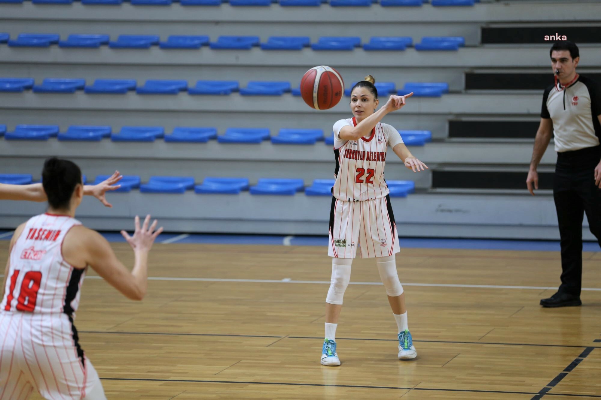 KRİTİK MAÇIN GALİBİ TURGUTLU BELEDİYESPOR KADIN BASKETBOL TAKIMI OLDU