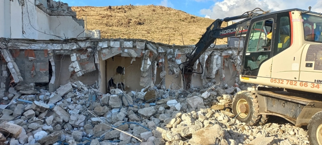 BODRUM'DA KAÇAK YAPILAŞMA İLE MÜCADELE SÜRÜYOR