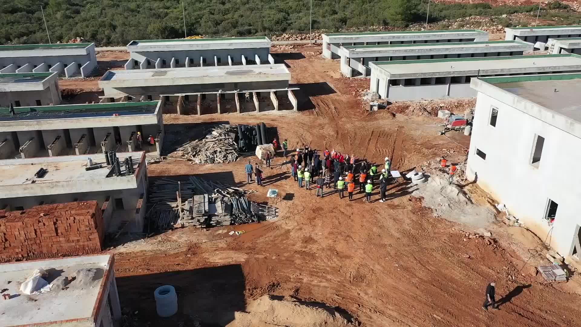 ANTALYA BÜYÜKŞEHİR BELEDİYE BAŞKANI BÖCEK SOKAK HAYVANLARI BAKIM EVİ’Nİ GEZDİ