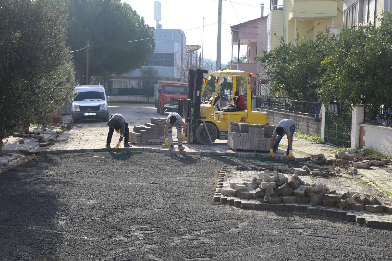 BURNAHİYE'DE YOL ONARIM ÇALIŞMALARI DEVAM EDİYOR
