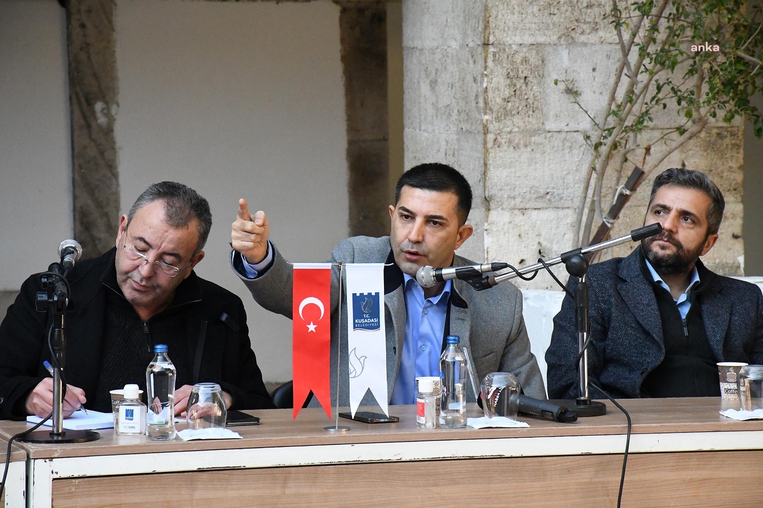 BELEDİYE BAŞKANI GÜNEL, KUŞADASI’NIN EN ESKİ TURİSTİK ÇARŞISININ YENİLENMESİ İÇİN DÜĞMEYE BASTI