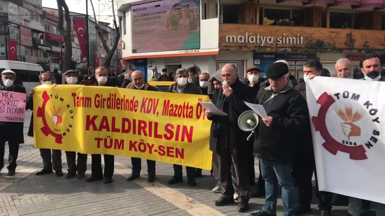 MALATYALI ÜRETİCİLER: "BÖYLE GİDERSE KAYISI BAHÇELERİNİ KURUMAYA TERK EDECEĞİZ"