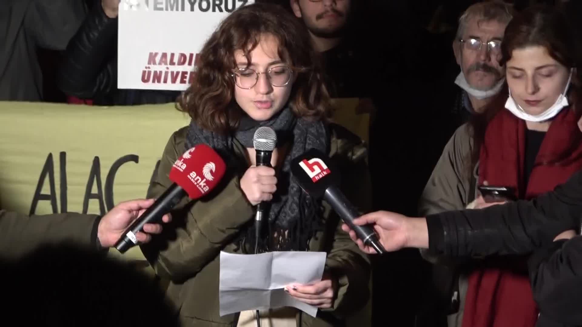 BOĞAZİÇİ DİRENİŞİ’NİN BİRİNCİ YILINDA ÖĞRENCİLER, TUTUKLU BERKE VE PERİT'İN SERBEST BIRAKILMASINI İSTEDİ