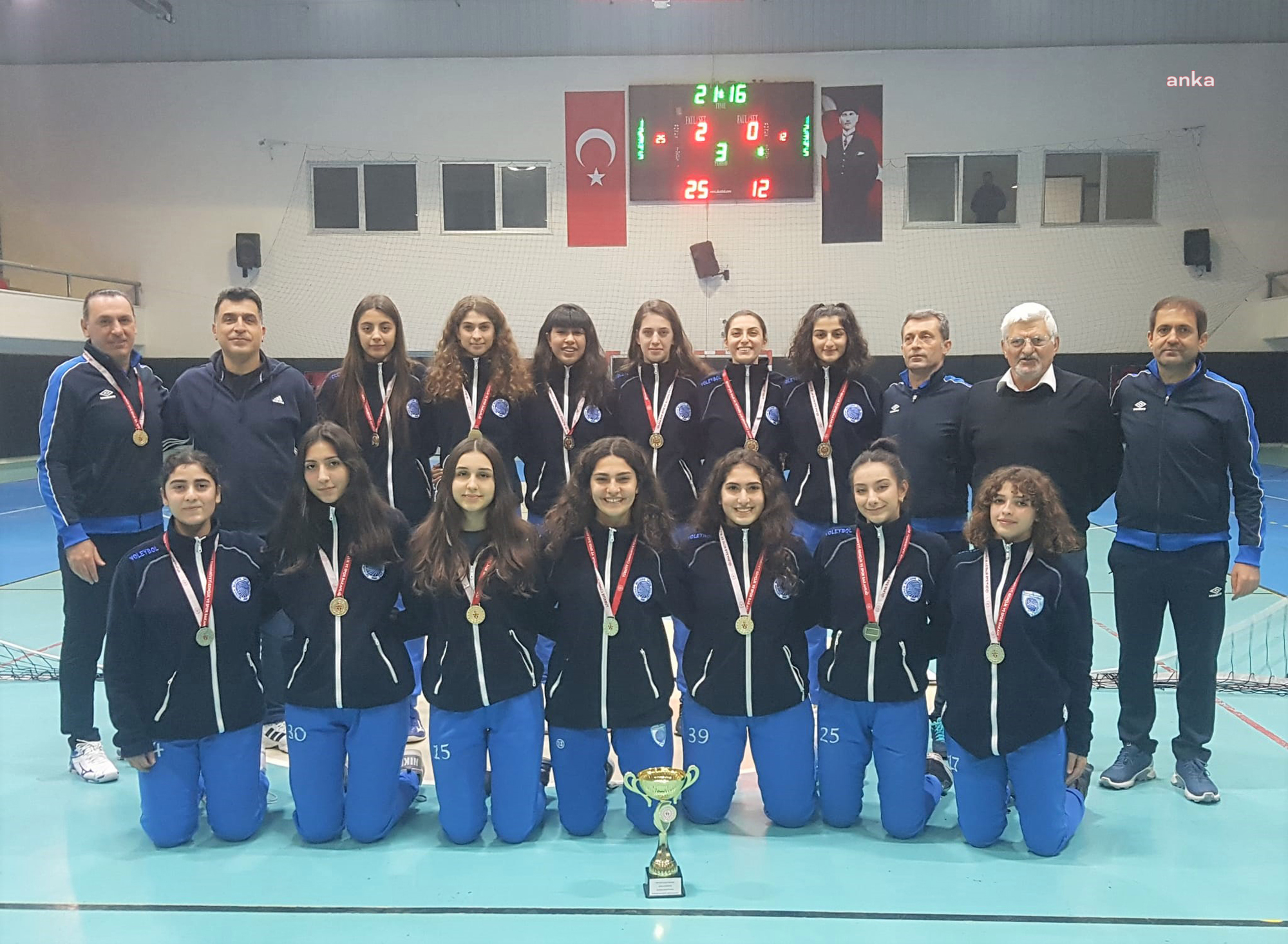 SEYHAN BELEDİYESPOR’DA KUPA SEVİNCİ