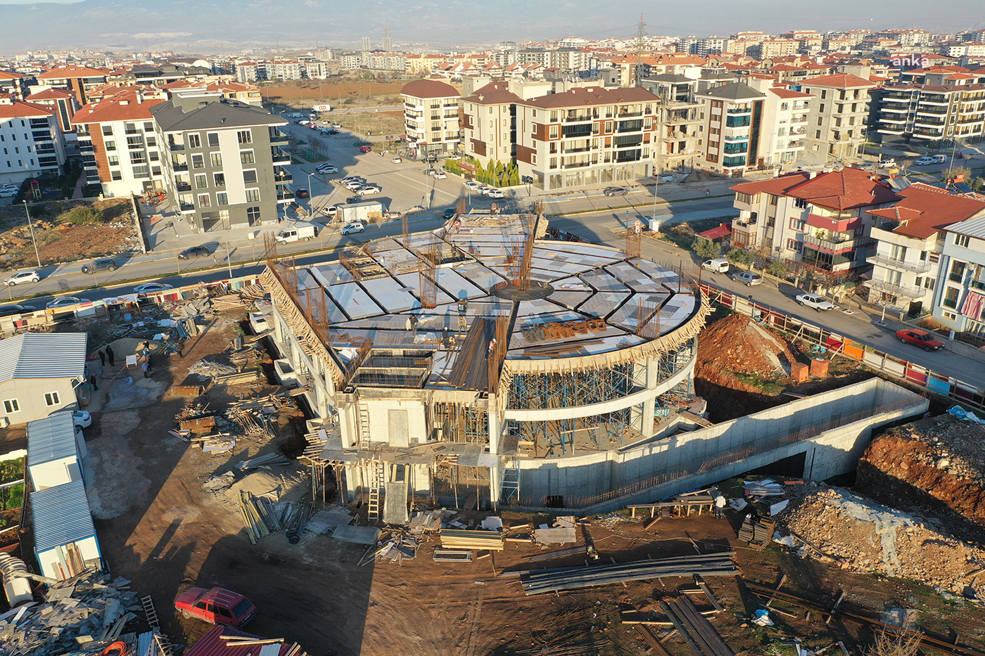 MERKEZEFENDİ BELEDİYESİ BİLİM MERKEZİ İNŞAATI HIZLA YÜKSELİYOR