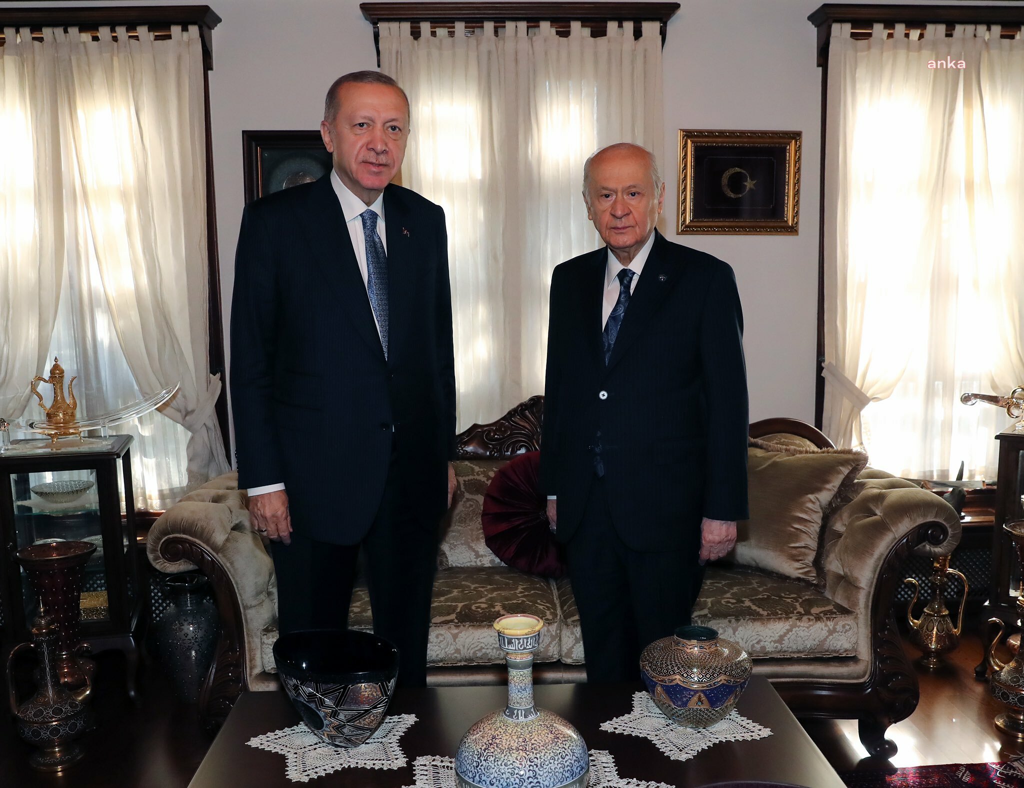 ERDOĞAN İLE BAHÇELİ BİR ARAYA GELDİ
