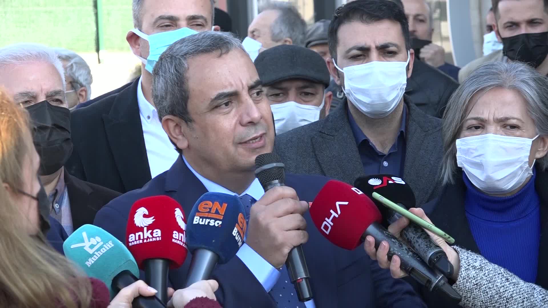 CHP BURSA İL BAŞKANLIĞI EKMEK FABRİKASI ÖNÜNDE: "CUMHUR İTTİFAKI BURAYA ÇÖKMÜŞ"