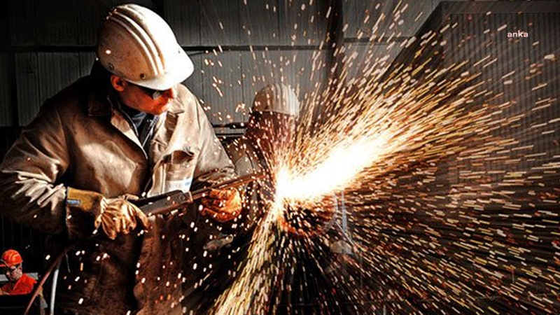 METAL İŞÇİSİ TEPKİLİ: "TASLAK SENELİK İZİNDE AÇIKLANDI, SENDİKA TEMSİLCİLERİ YANIMIZA DAHİ GELEMİYOR"