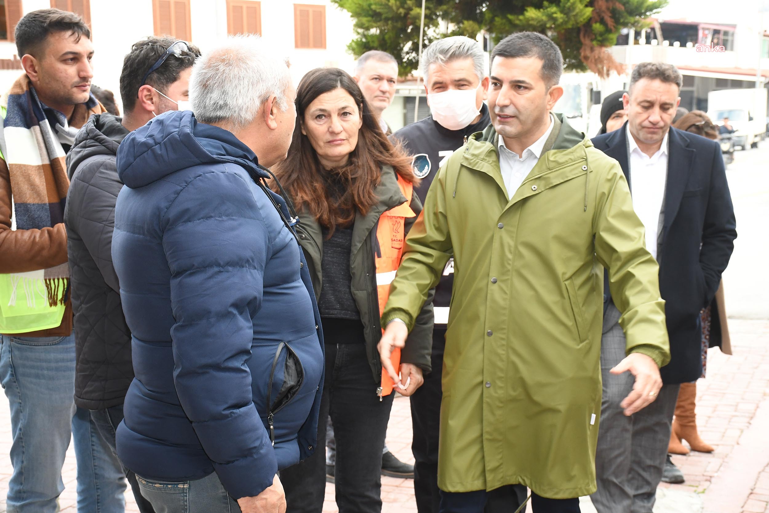 KUŞADASI BELEDİYESİ'NİN "GRAND VE ORİENT BAZAAR SOKAK SAĞLIKLAŞTIRMA" PROJESİNDE İLK KAZMA VURULDU