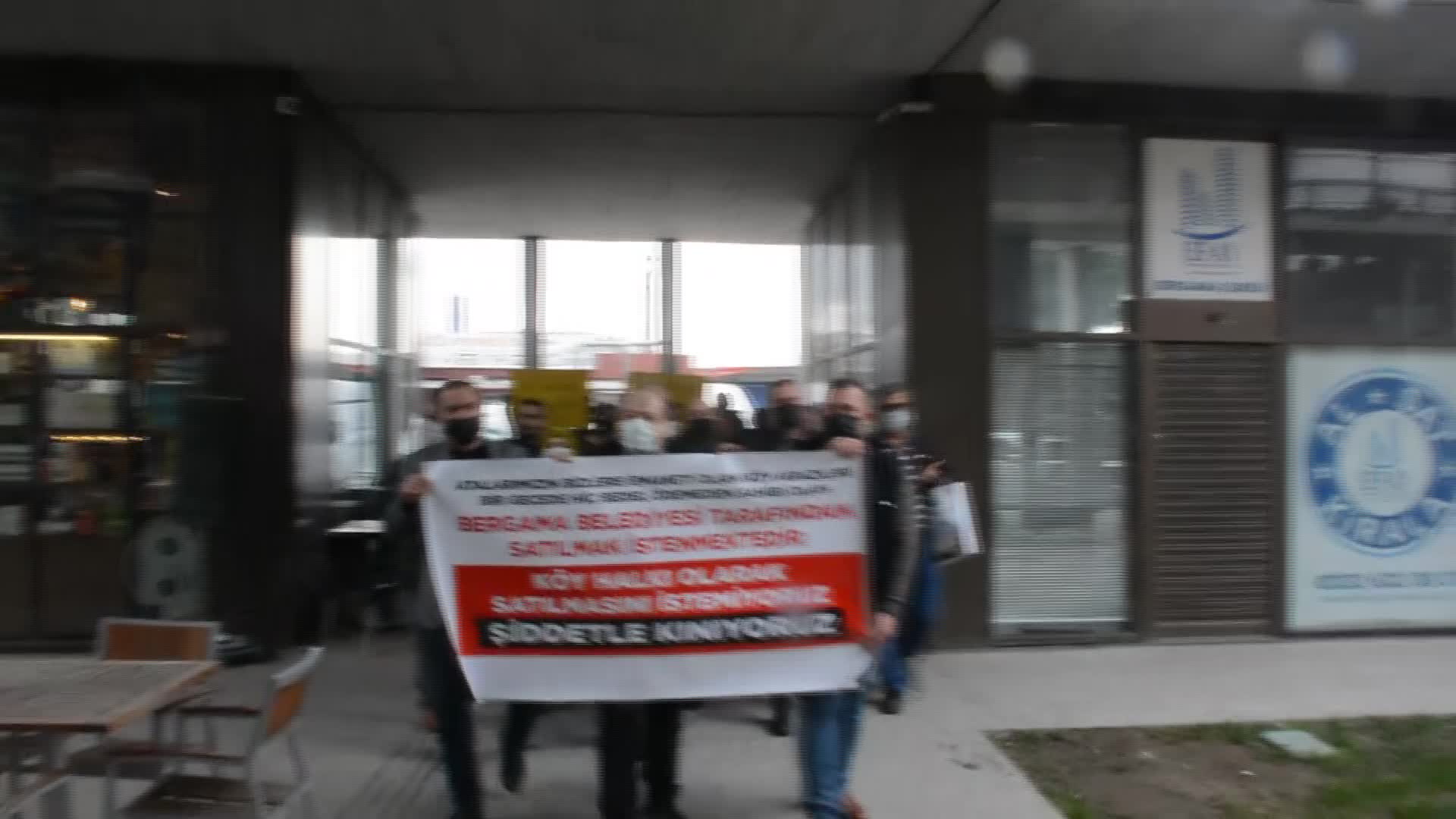 AKP'Lİ BAŞKAN 261 STADYUM BÜYÜKLÜĞÜNDEKİ TARLAYI SATIŞA ÇIKARDI, MUHTARLAR İSYAN ETTİ