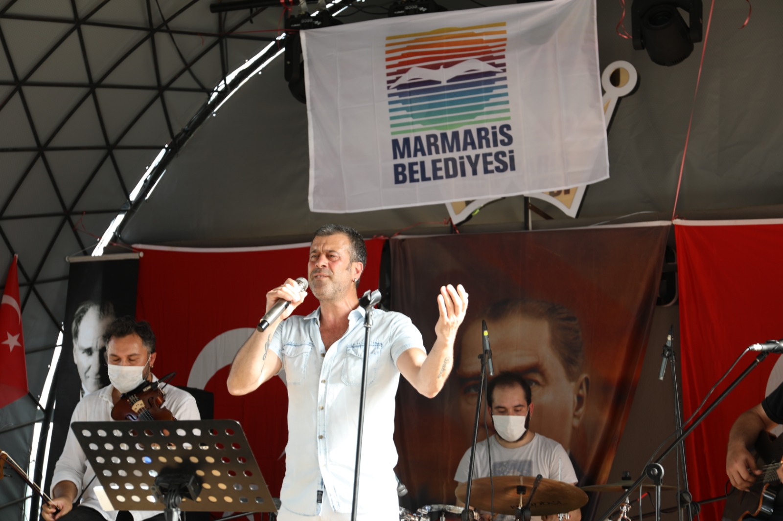 ONLINE KONSER MARMARİS’İ COŞTURDU