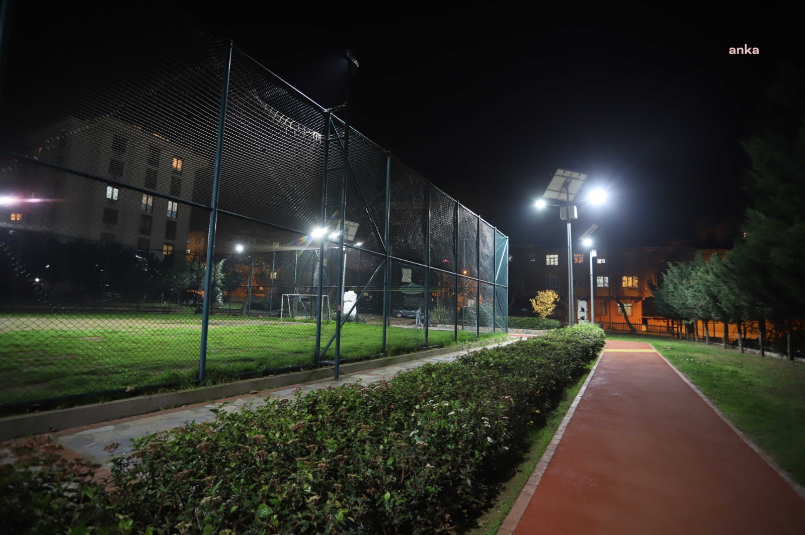 AYDINLATMA ÇALIŞMALARI İLE KARTAL’IN PARKLARI IŞIL IŞIL OLUYOR