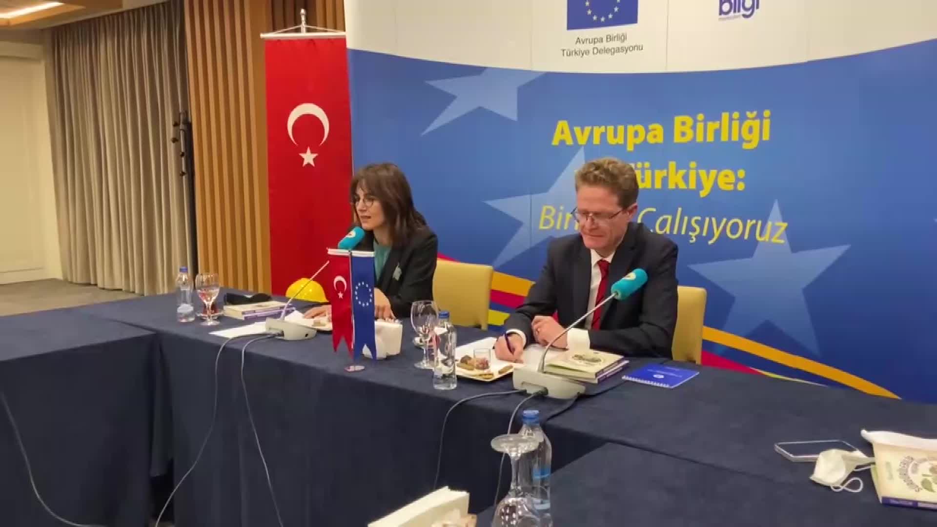 BESLENME UZMANI DİLARA KOÇAK: BİR İNSAN HAFTADA BİR KREDİ KARTI, ÖMRÜ BOYUNCA BİR ARABA LASTİĞİ YİYOR