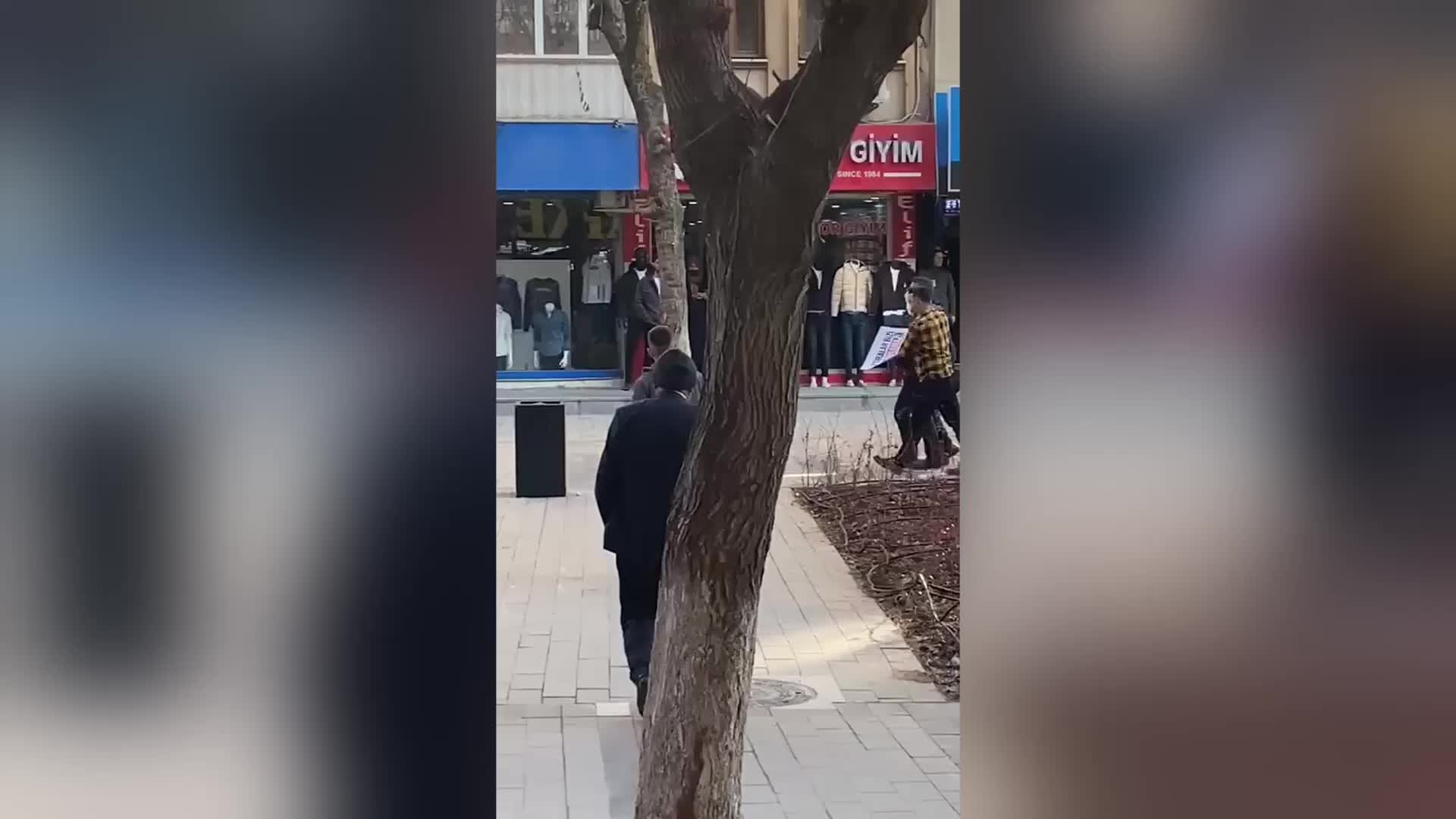 SİİRT’TE YÜRÜYÜŞ YAPAN FURKAN VAKFI ÜYELERİNE POLİS MÜDAHALE ETTİ