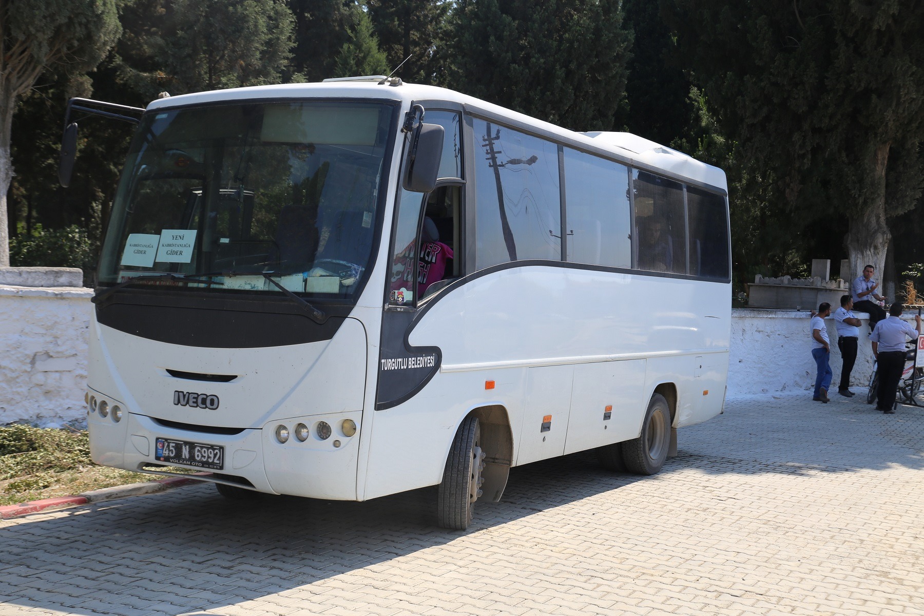 TURGUTLU BELEDİYESİ'NDEN MEZARLIKLARA ÜCRETSİZ SERVİS