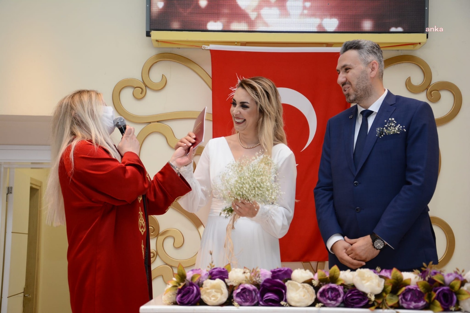 İZMİT BELEDİYESİ'NİN ÜCRETSİZ NİKAH SALONLARINDAN 2 BİN 818 ÇİFT YARARLANDI