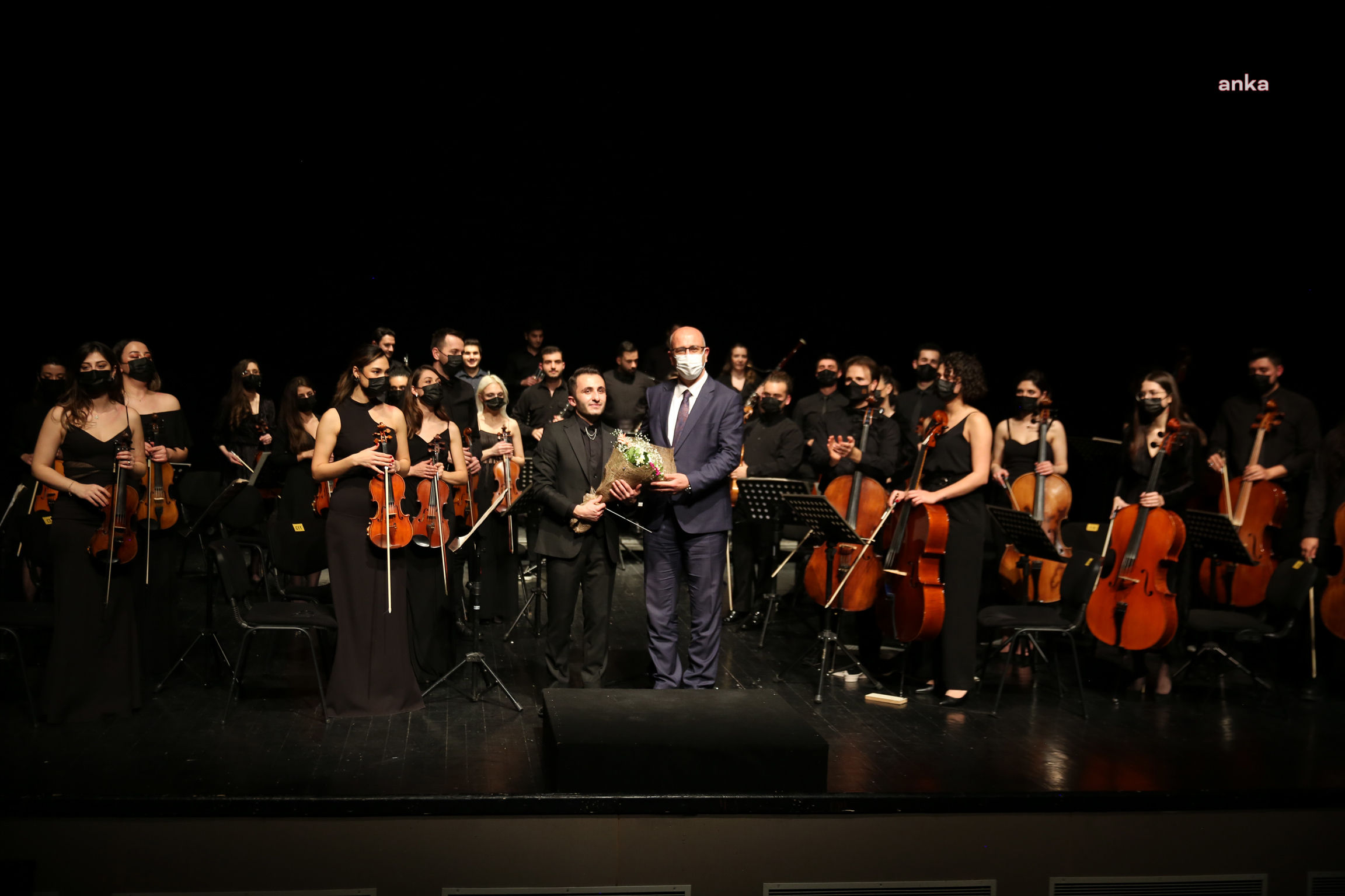 NİLÜFER ODA ORKESTRASI HAYRAN BIRAKTI