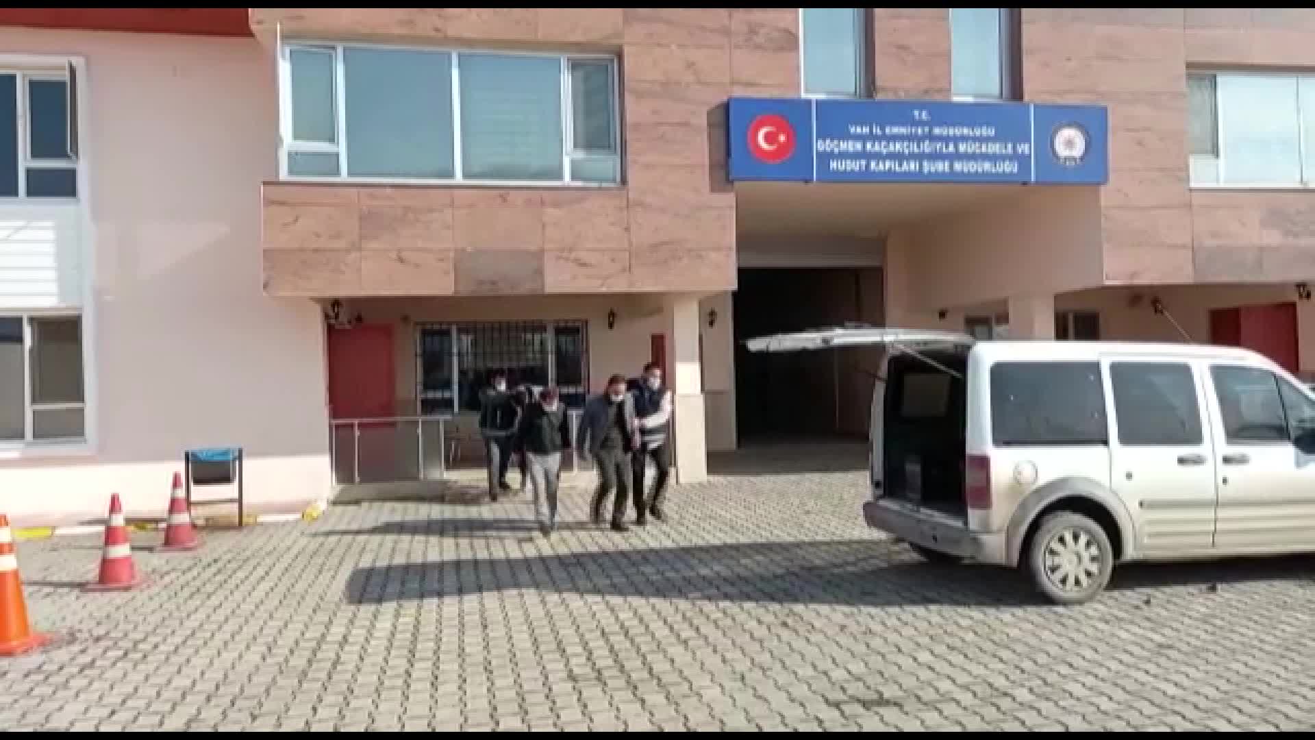 VAN'DA 7 GÜNDE 20 GÖÇMEN KAÇAKÇILIĞI ORGANİZATÖRÜ YAKALANDI
