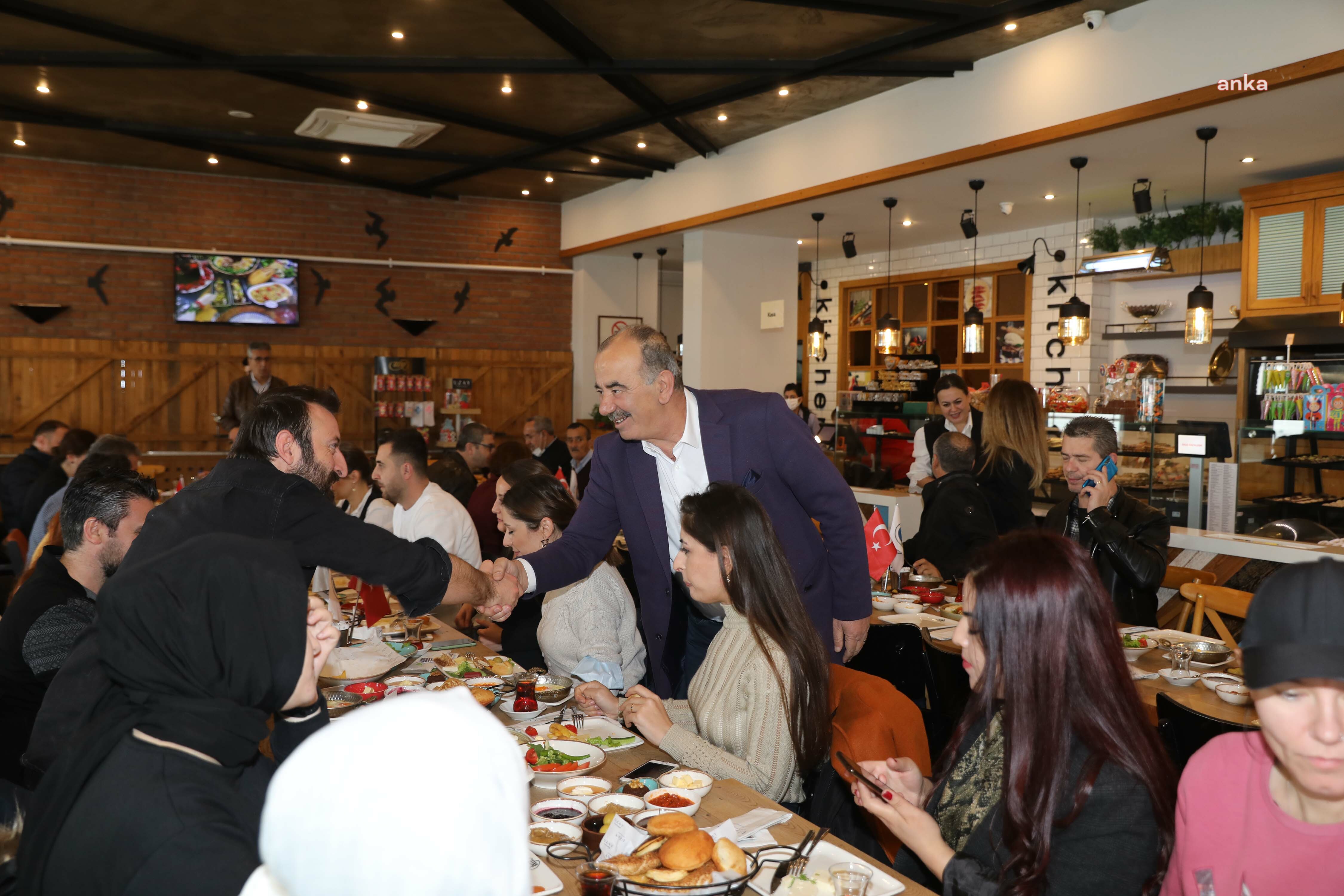 MUDANYA BELEDİYE BAŞKANI TÜRKYILMAZ, DAYANIŞMA GÜNÜ’NDE GAZETECİLERLE BULUŞTU