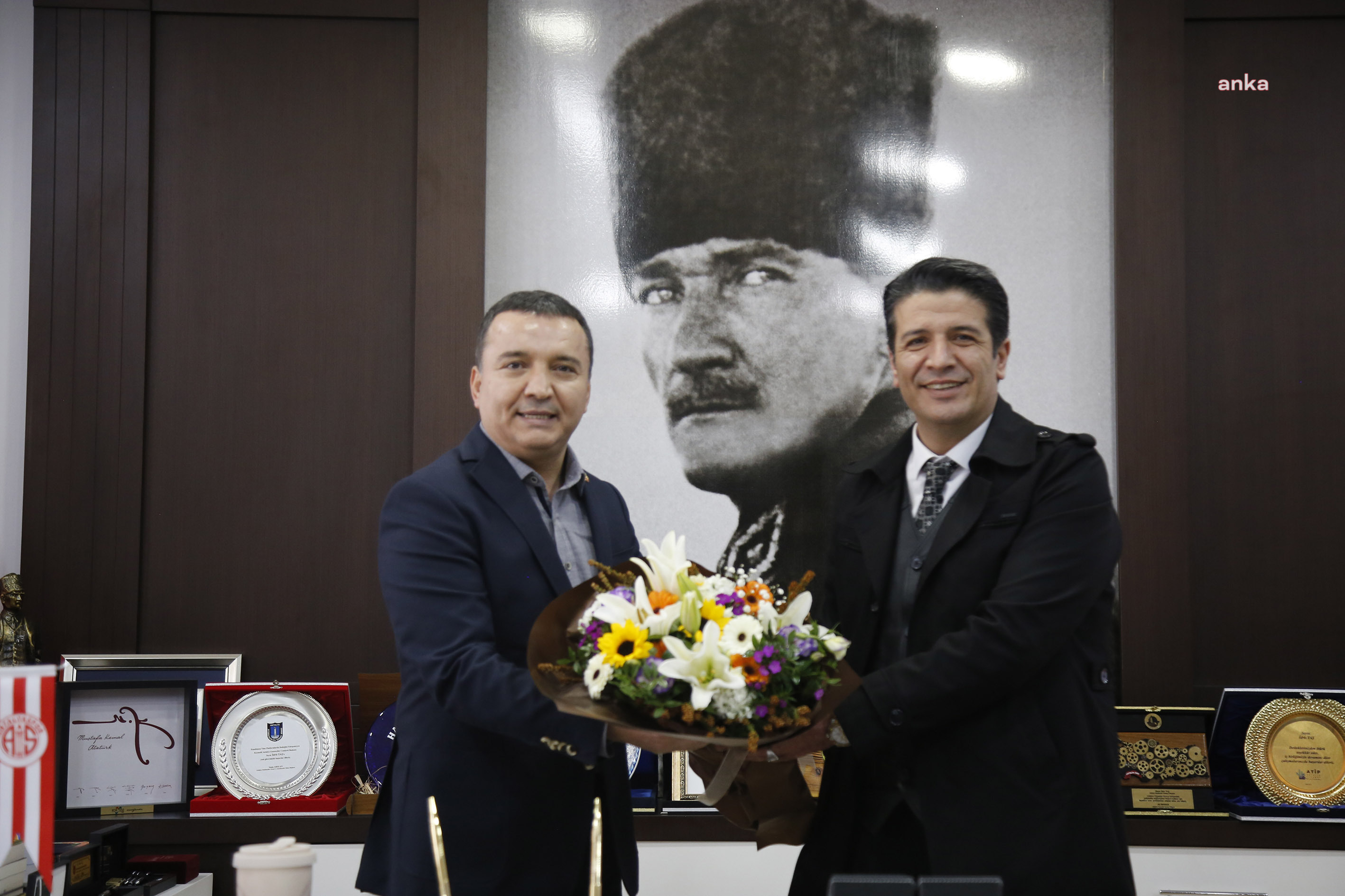 DÖŞEMEALTI BELEDİYE BAŞKANI GENÇ'TEN ANTALYA GAZETECİLER CEMİYETİ'NE ZİYARET