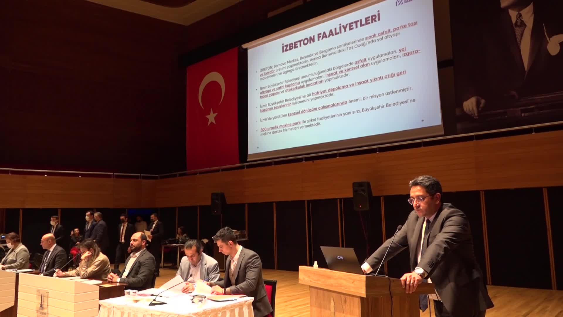 TUNÇ SOYER'DEN İZMİR VALİSİ KÖŞGER'E SİTEM: “BU ŞEHRİN BELEDİYE BAŞKANI HEYETTE NEDEN YOK DEMESİNİ BEKLERDİM"