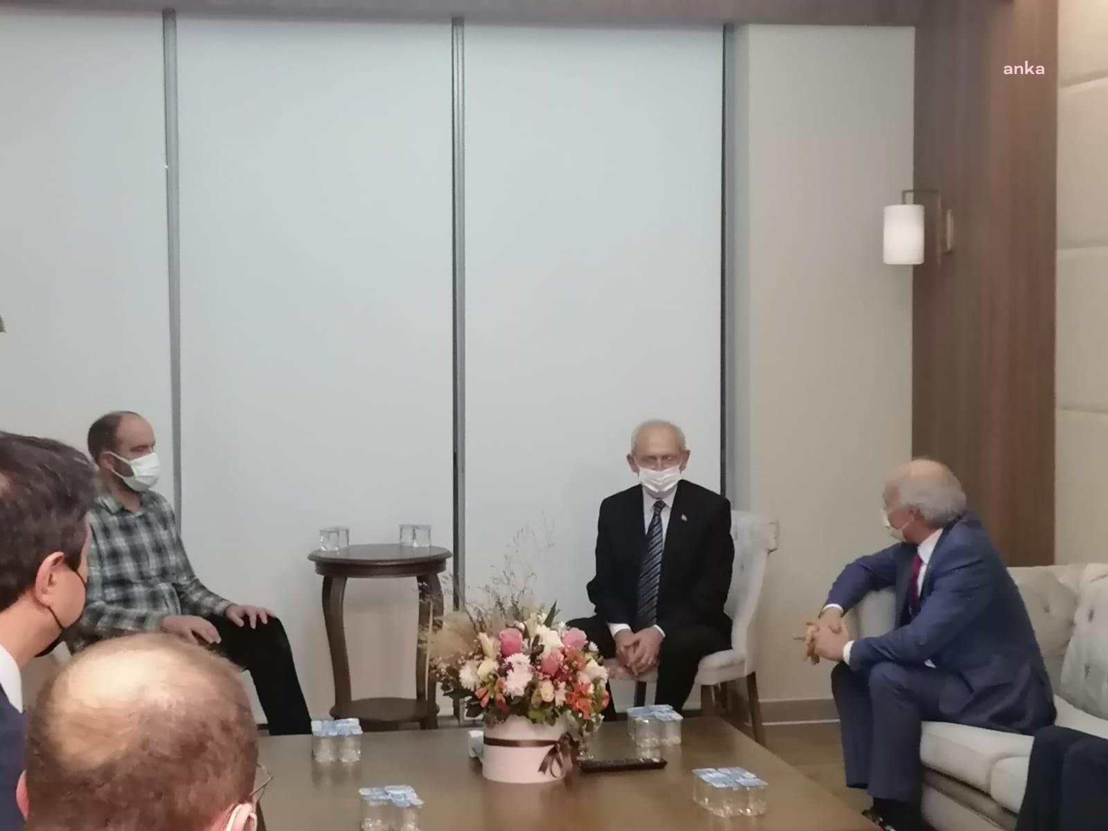 KILIÇDAROĞLU, KARAMOLLAOĞLU’NU TEDAVİ GÖRDÜĞÜ HASTANEDE ZİYARET ETTİ