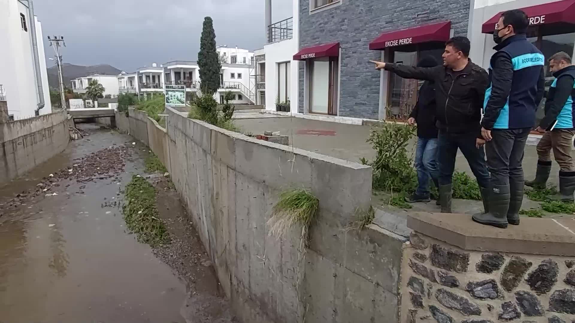 BODRUM BELEDİYE BAŞKANI ARAS, TAŞKINLARA KARŞI TÜM İMKANLARI SEFERBER ETTİ