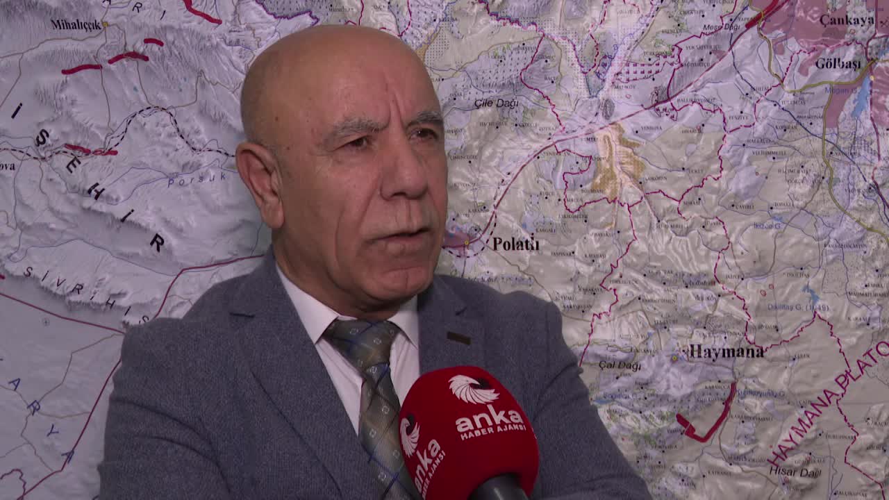 ABB SOSYAL MEDYA DAİRE BAŞKANI IŞIK "YUNUS EMRE" KİTABI HAKKINDA KONUŞTU: "BÜTÜN BU ÇALIŞMALARIMIZ KENTİN KÜLTÜREL VE SANATSAL ETKİNLİKLERİNİN YOĞUNLAŞTIRILMASI İÇİN"