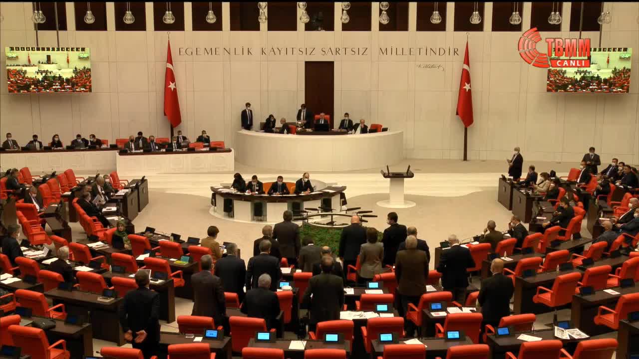 AKP VE MHP’NİN “CUMHURBAŞKANI’NA SINIRSIZ TOKİ YETKİSİ” ÖNERGESİ YOKLAMAYA TAKILDI: “BU KADAR GENİŞ, SINIRSIZ BİR YETKİ KANUNLA VERİLMEZ”
