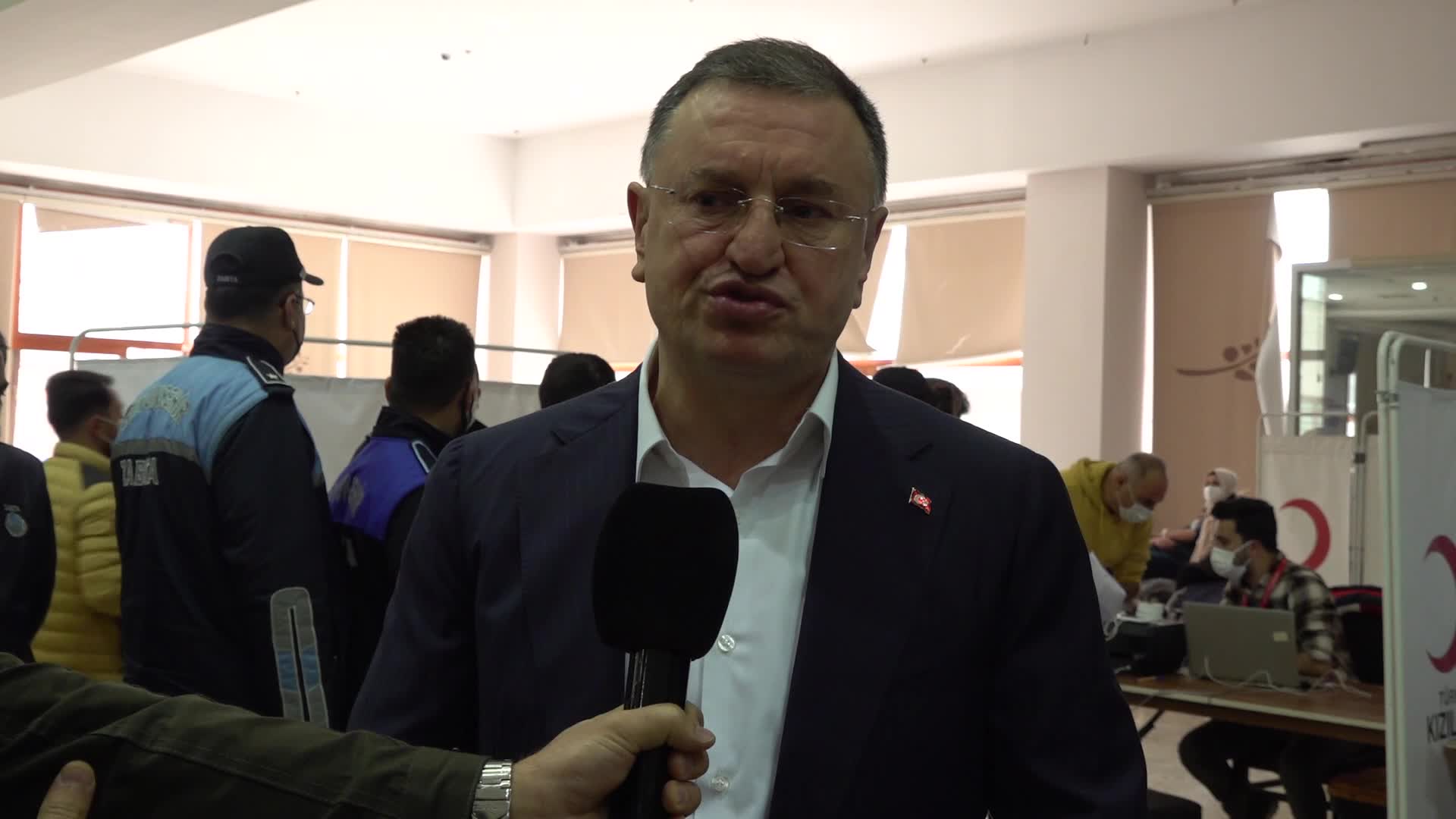 HATAY BÜYÜKŞEHİR BELEDİYE BAŞKANI SAVAŞ, KÖK HÜCRE BAĞIŞINDA BULUNDU