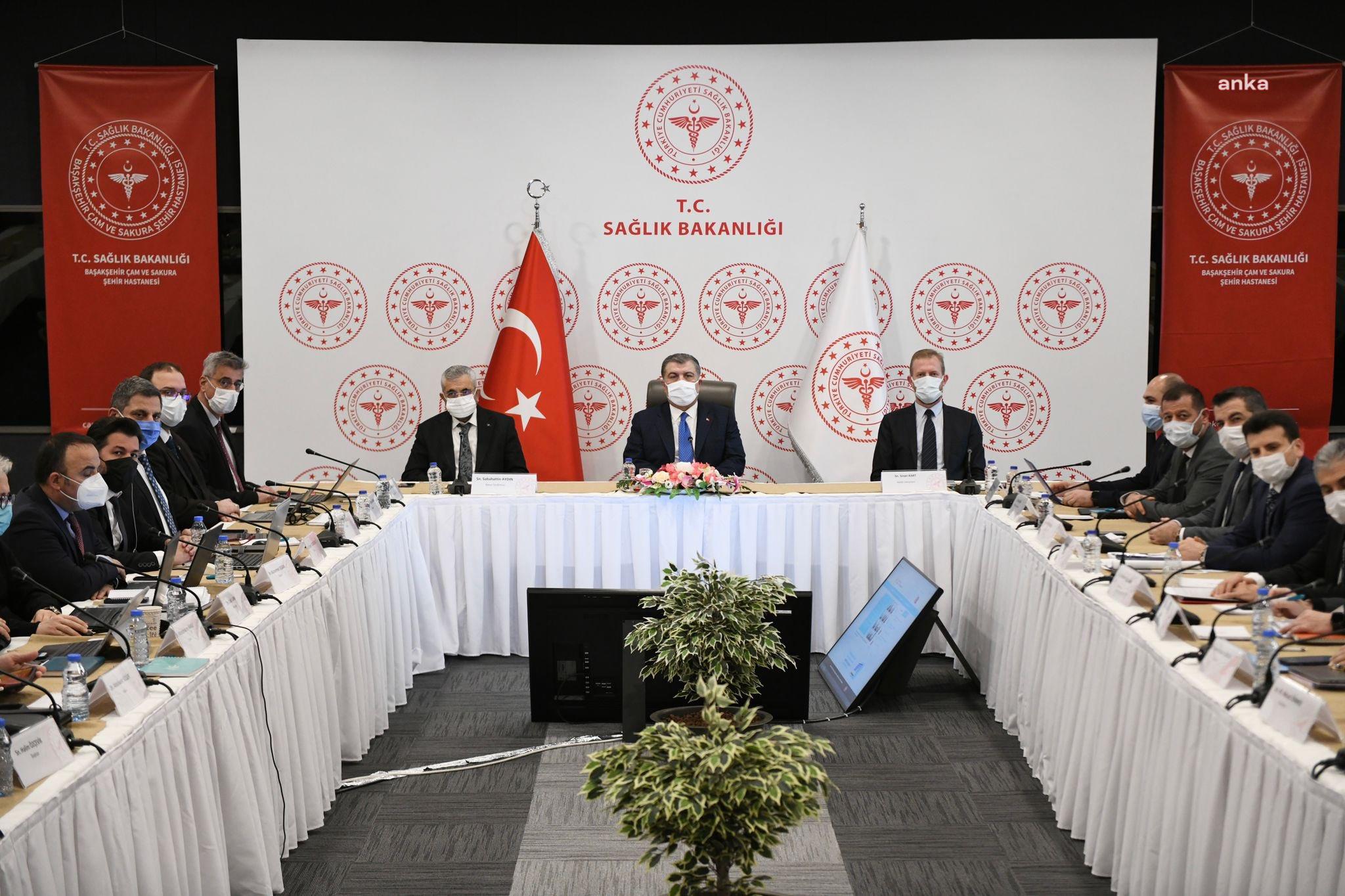 BAKAN KOCA: “ARTAN VAKA SAYILARI SEBEBİYLE HASTANEYE YATAN SAYISINDA BİR MİKTAR ARTIŞ GÖZLENİYOR”