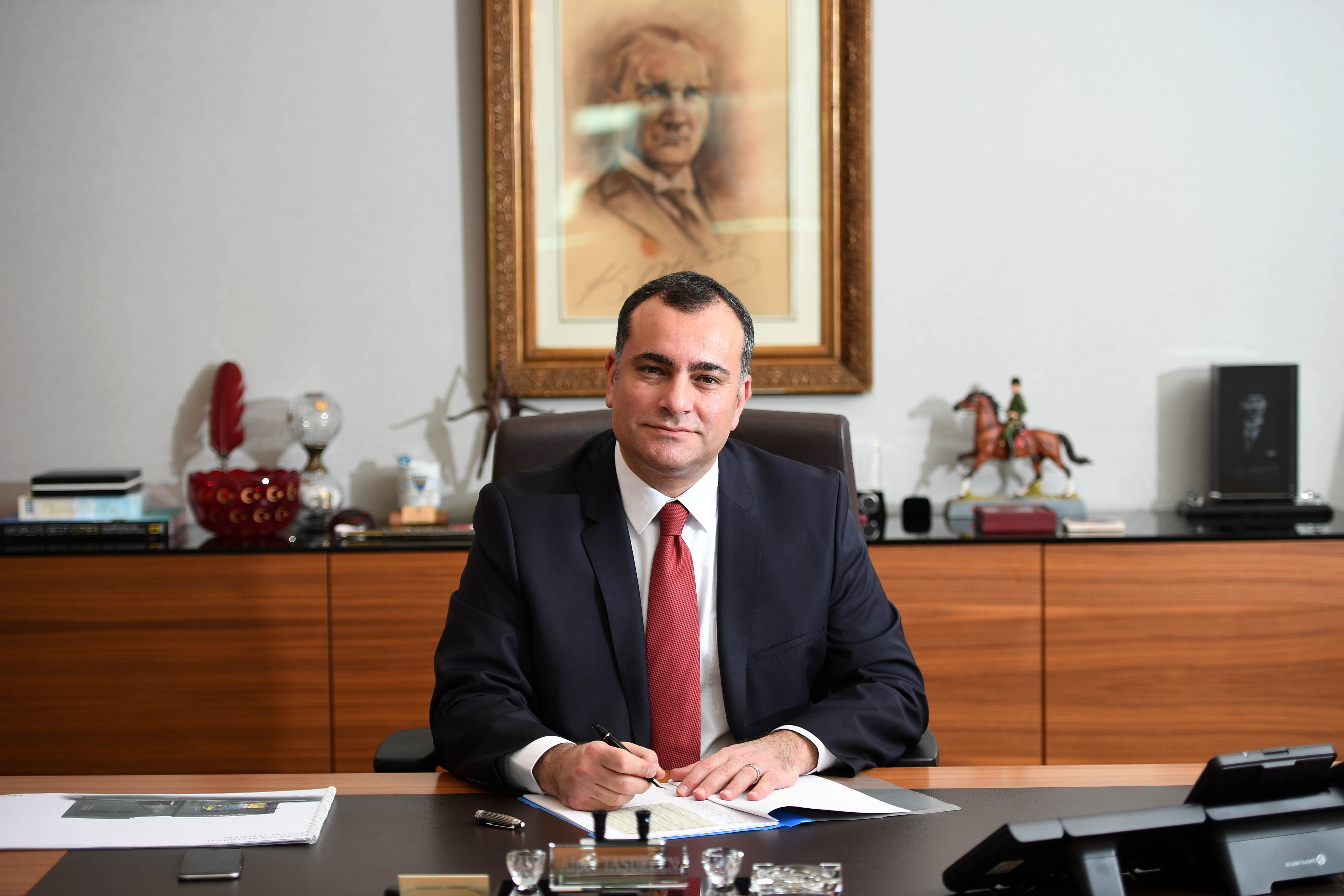 BAŞKAN ALPER TAŞDELEN’DEN RAMAZAN BAYRAMI MESAJI